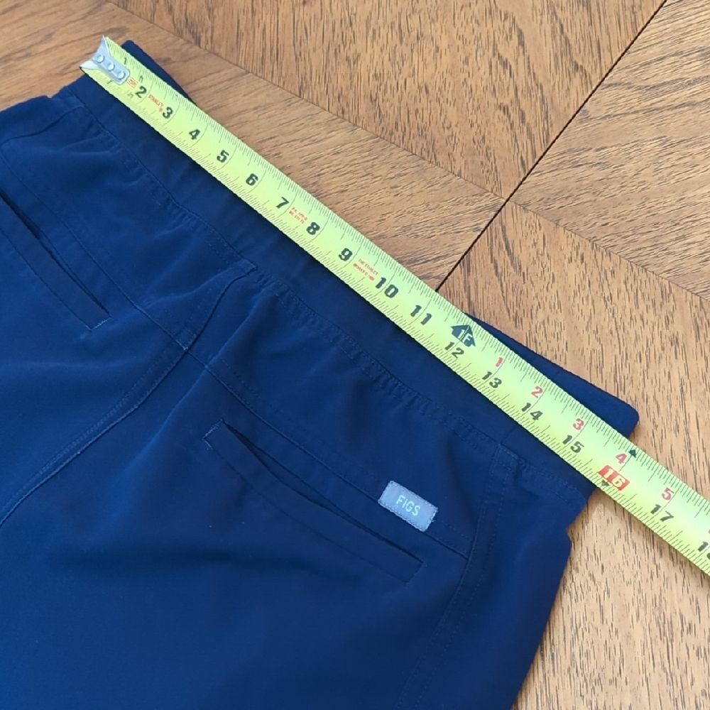 Figs Men's Navy Axim Cargo Scrub Pants Size Medium - Picture 7 of 10